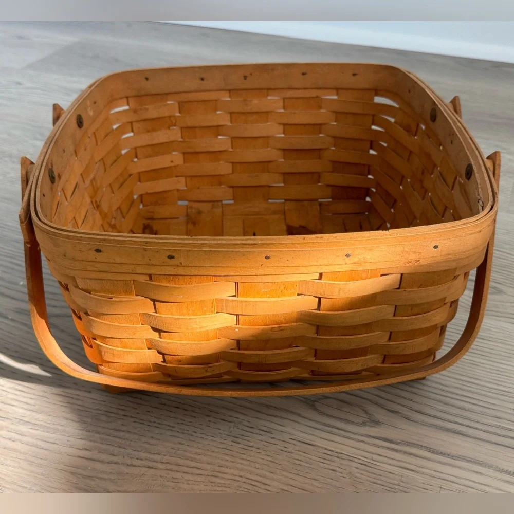 Longaberger Vintage Large Berry Basket With Handle Signed 2000 12” By 12” By 6”
